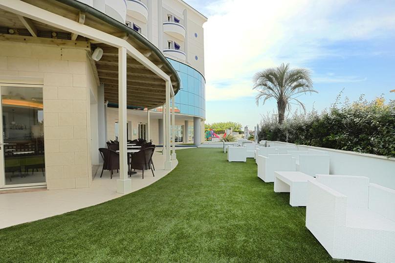 Blue Paradise Hotel San Mauro Mare Exterior foto
