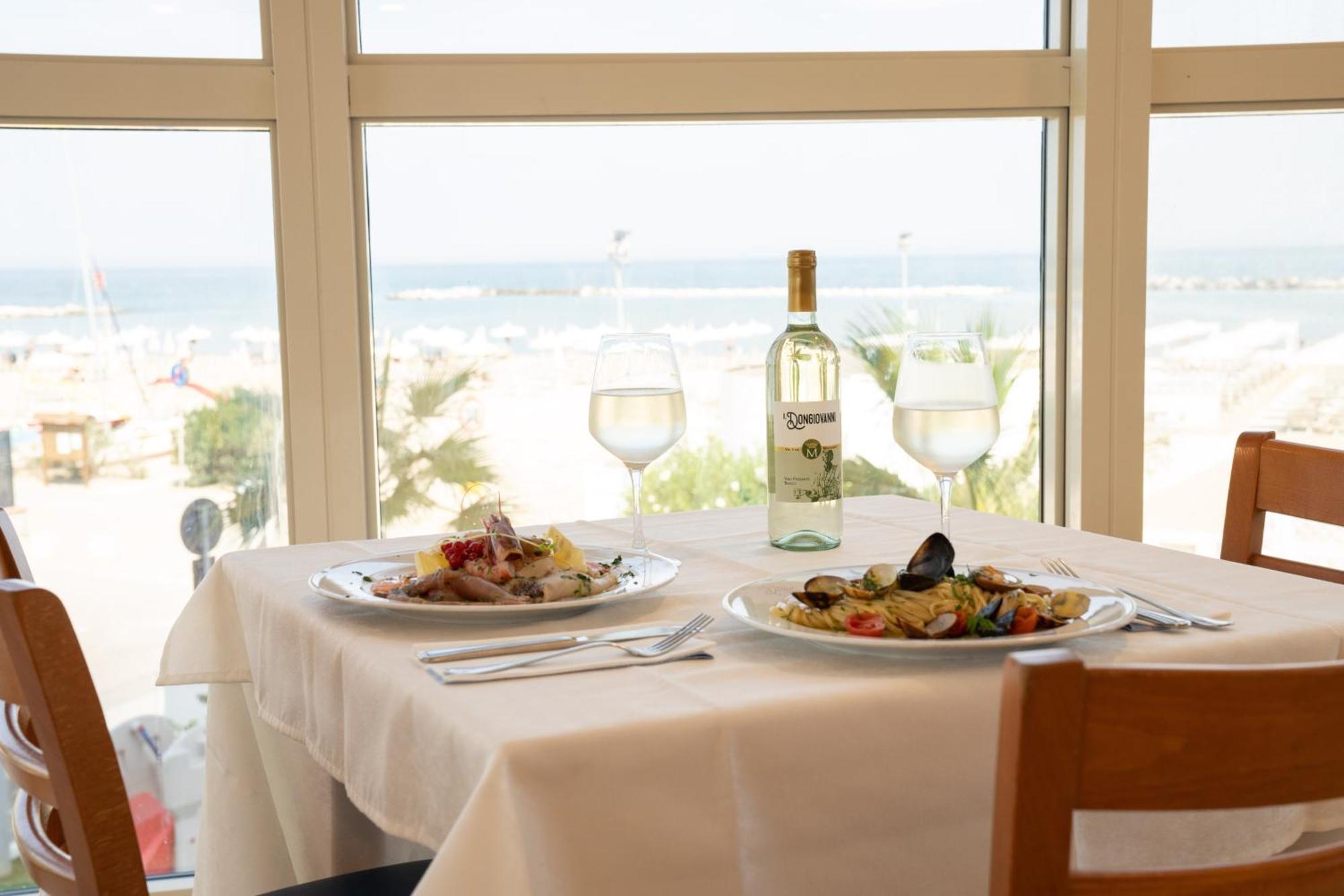 Blue Paradise Hotel San Mauro Mare Exterior foto